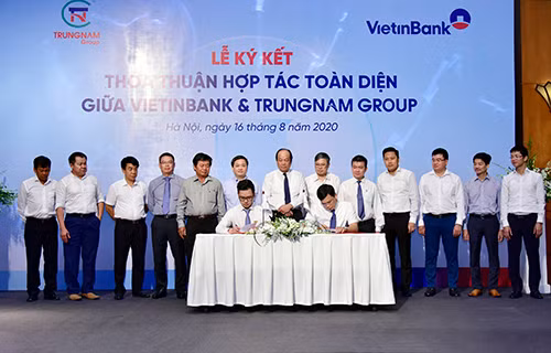 Lễ ký kết Hợp đồng tín dụng giữa VietinBank Ba Đình và Công ty Cổ phần Điện mặt trời Trung Nam Trà Vinh