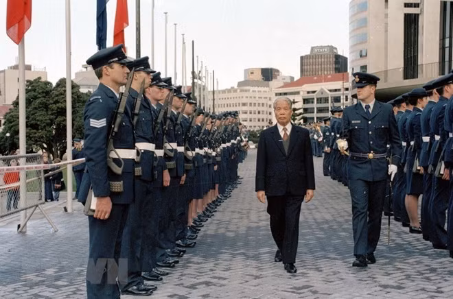 Lễ đón Tổng Bí thư Đỗ Mười thăm chính thức New Zealand (Tháng 7/1995). (Ảnh: Xuân Lâm/TTXVN)