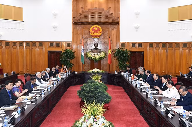 Hội đàm giữa Thủ tướng Nguyễn Xuân Phúc và Thủ tướng Narendra Modi. Ảnh: VGP/Quang Hiếu