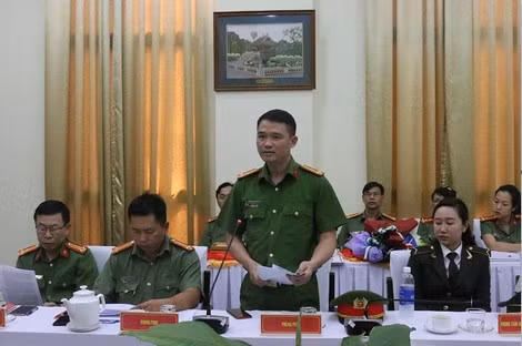 Thượng tá Nguyễn Đăng Nam, Trưởng phòng Cảnh sát hình sự báo cáo tại buổi khen thưởng.