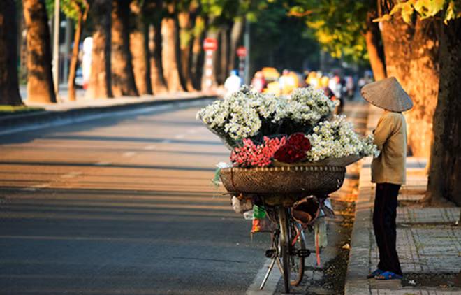 Miền Bắc nắng nóng oi bức.