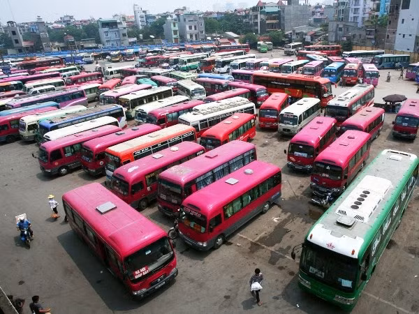 Một vài doanh nghiệp vận tải đã “rục rịch” tăng giá cước dịp Tết. Một vài doanh nghiệp vận tải đã “rục rịch” tăng giá cước dịp Tết.