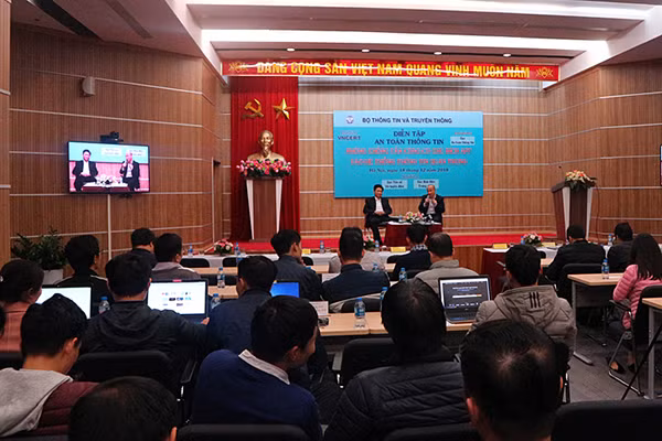 Các đội tham gia diễn tập