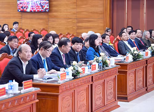 Các đại biểu dự hội thảo tại Bắc Ninh ngày 11-12