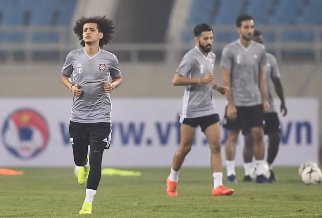 Omar Abdulrahman đang là niềm hy vọng của HLV Bert van Marwijk. Anh được mệnh danh là "Messi UAE".