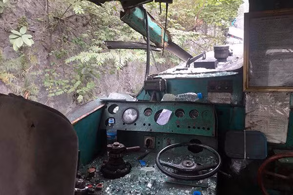 Vụ tai nạn khiến cả hai phương tiện bị hư hỏng.