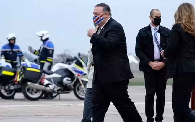 Ngoại trưởng Mike Pompeo tại Pháp. Ảnh: France24