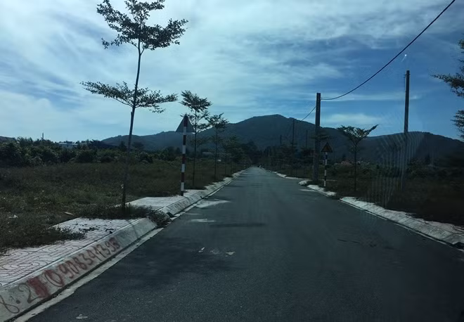 Các “dự án ma” rầm rộ từ lúc làm hạ tầng ban đầu cho đến việc rao bán vẫn trót lọt.