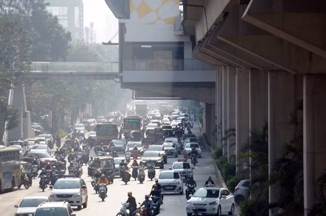 Đường sắt Cát Linh - Hà Đông vận hành sẽ giảm áp lực giao thông cho tuyến đường từ phía quận Hà Đông vào trung tâm Hà Nội.
