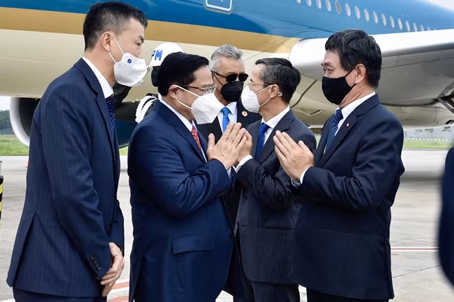 Thủ tướng Phạm Minh Chính đến Indonesia, bắt đầu chuyến công tác tham dự Hội nghị các Nhà Lãnh đạo ASEAN. Ảnh: VGP/Nhật Bắc.