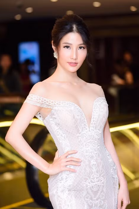 Diễm My 9X buộc phải lên tiếng xin lỗi dư luận vì phát ngôn xúc phạm một nam đồng nghiệp.
