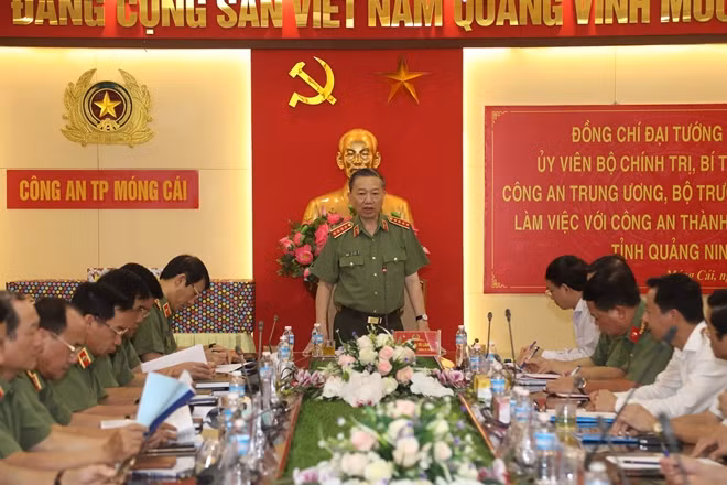 Bộ trưởng Tô Lâm phát biểu tại buổi làm việc với Công an thành phố Móng Cái