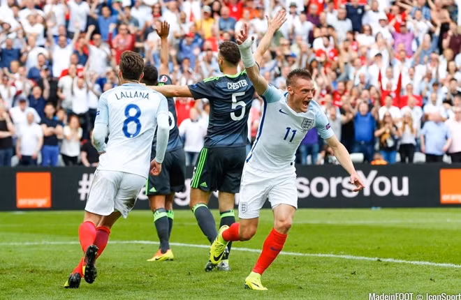 Vardy ghi bàn giúp Anh cân bằng tỷ số trong trận đấu gặp xứ Wales ở vòng bảng EURO 2016.
