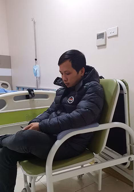 Anh Tuấn lo sợ con mình sẽ bị ảnh hưởng tâm lý sau này.