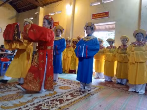 Quang cảnh lễ tế Thánh tại đền