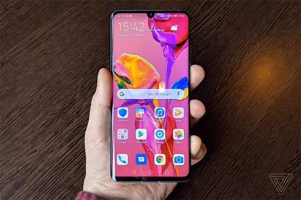 Smartphone của nhà sản xuất Huawei với hệ điều hành Android. Smartphone của nhà sản xuất Huawei với hệ điều hành Android.