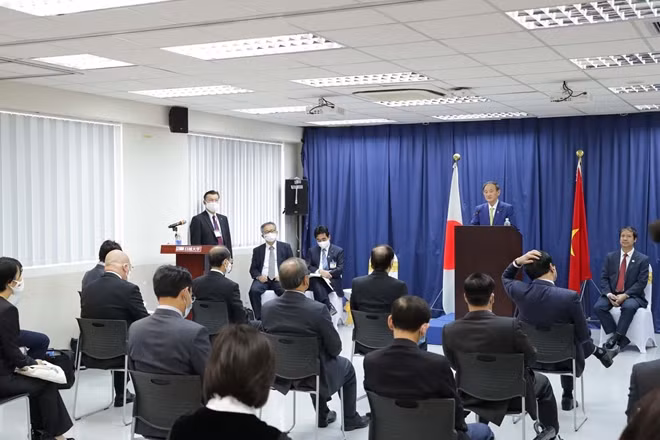 Thủ tướng Nhật Bản Suga Yoshihide phát biểu tại Trường Đại học Việt - Nhật, ĐHQGHN