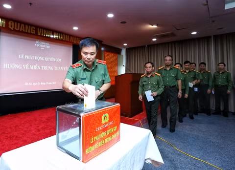 Nghĩa tình của CBCS Cục Đào tạo gửi đồng bào, đồng đội nơi miền Trung