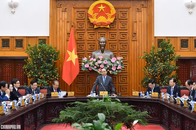 Thủ tướng Nguyễn Xuân Phúc phát biểu tại cuộc họp - Ảnh: VGP/Quang Hiếu