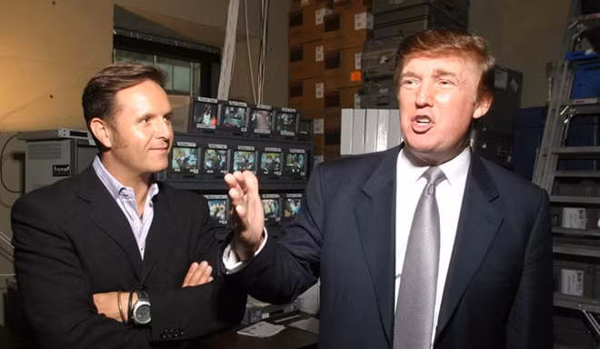Năm 2003, Donald Trump trở thành Gám đốc sản xuất và MC của chương trình truyền hình thực tế The Apprentice của đài NBC. Daily Mail