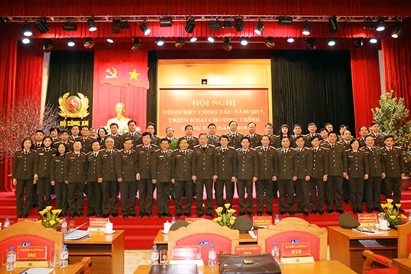 Bộ trưởng Tô Lâm với các đại biểu tham dự Hội nghị.
