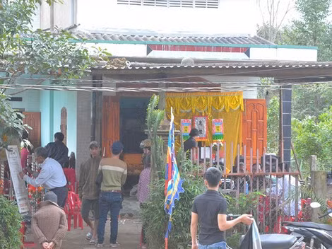 Gia đình nạn nhân T. bàng hoàng đau xót khi Tết đã cận kề lại phải lâm cảnh mất người thân.