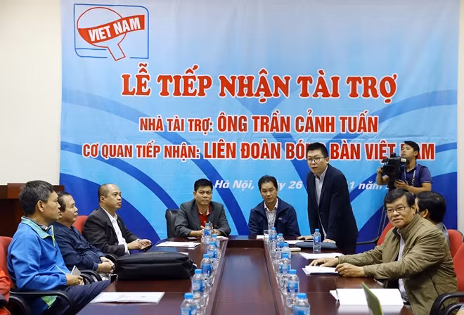 Ông Tống Đức Thuận, Phó Tổng thư ký Liên đoàn Bóng bàn Việt Nam phát biểu tại Lễ ký kết tài trợ.