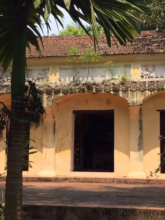 Gian thờ Phật cổ kính đượm màu thời gian