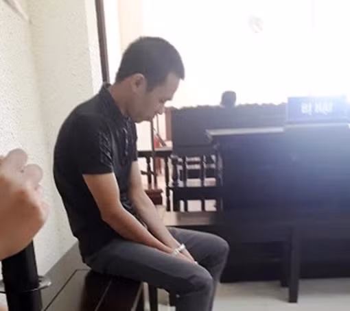 Giả danh phóng viên tống tiền CSGT lĩnh thêm 42 tháng tù