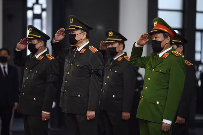 Đoàn Đảng ủy Công an Trung ương do Đại tướng Tô Lâm, Ủy viên Bộ Chính trị, Bí thư Đảng ủy Công an Trung ương, Bộ trưởng Bộ Công an làm Trưởng đoàn vào viếng.
