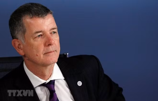 Ông Richard Moore.