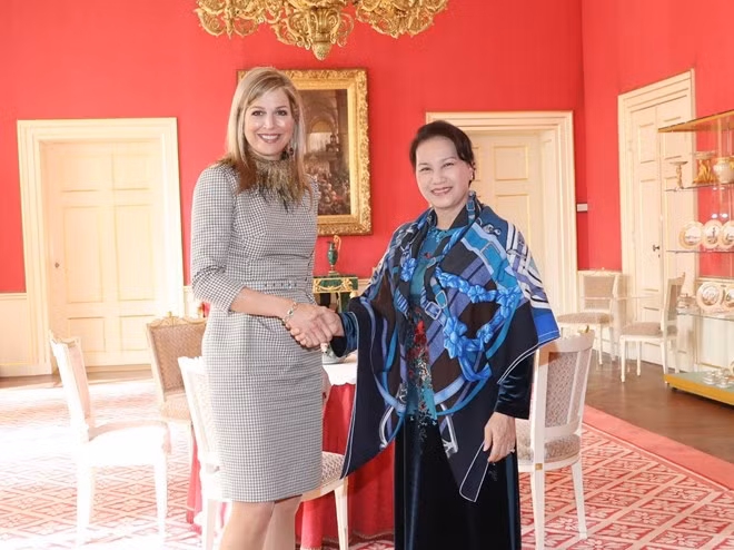 Chủ tịch Quốc hội Nguyễn Thị Kim Ngân hội kiến Hoàng Hậu Vương quốc Hà Lan Máxima. (Ảnh: Trọng Đức/TTXVN)