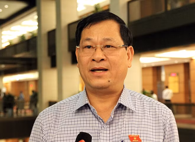 Đại tá Nguyễn Hữu Cầu, Giám đốc Công an tỉnh Nghệ An, Ủy viên Ủy ban Quốc phòng và An ninh của Quốc hội.