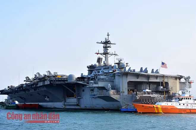 Tàu sân bay USS Carl Vinson nói riêng và lớp Nimitz nói chung không chỉ là cỗ máy chiến tranh khổng lồ, mà còn là biểu tượng cho sức mạnh của nước Mỹ. Không một quốc gia nào khác trên thế giới có được những chiến hạm khổng lồ như vậy.