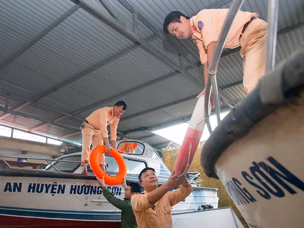 Công an Hương Sơn sẵn sàng các phương án ứng phó với mưa lũ