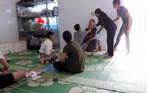 Một bệnh nhân đang được điều trị tại nhà ông Thành.