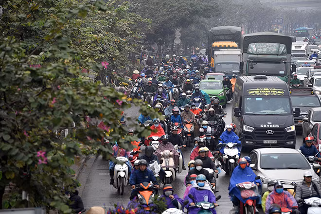 Sau một năm vất vả nơi thành thị, người dân hối hả về quê đón Tết cùng gia đình