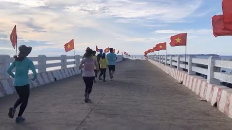 Đường chạy Lý Sơn tại Tiền Phong Marathon 2020.
