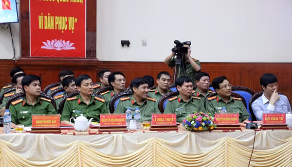 Các đại biểu tại buổi làm việc
