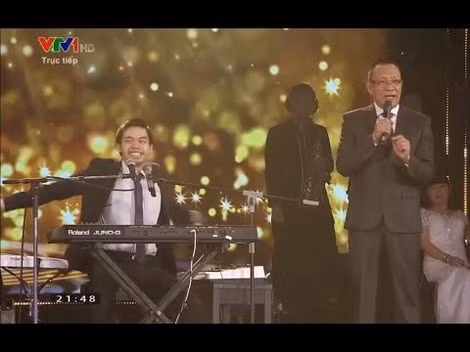 Nghệ sĩ Vinh Khuất từng nhiều lần về Việt Nam biểu diễn.