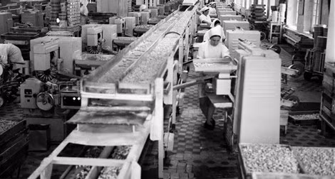 Xưởng sản xuất của Nhà máy sô cô la “Tháng Mười Đỏ”.