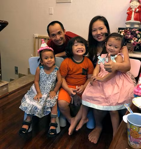 Pàng vui khỏe bên gia đình mới.