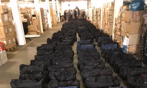 4,5 tấn cocaine bị Hải quan thành phố Hamburg thu giữ.