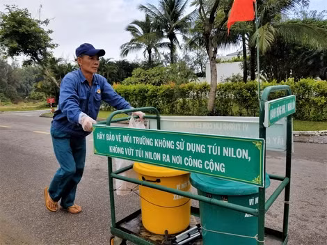Chiếc xe mang thông điệp ông Thương muốn truyền tải đến mọi người.
