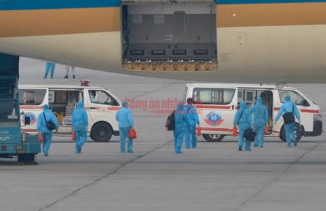Xe cấp cứu chuyên dụng được huy động cho "nhiệm vụ đặc biệt".