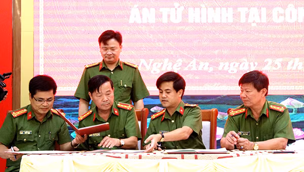 CA 6 tỉnh khu vực 7 ký kết quy chế phối hợp (ảnh Thiên Thảo)