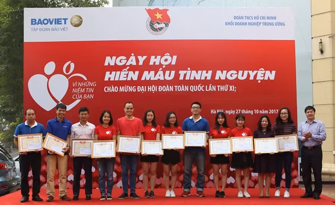 Những tấm gương tiêu biểu trong phong trào "Hiến Máu Cứu Người" của Tập đoàn Bảo Việt