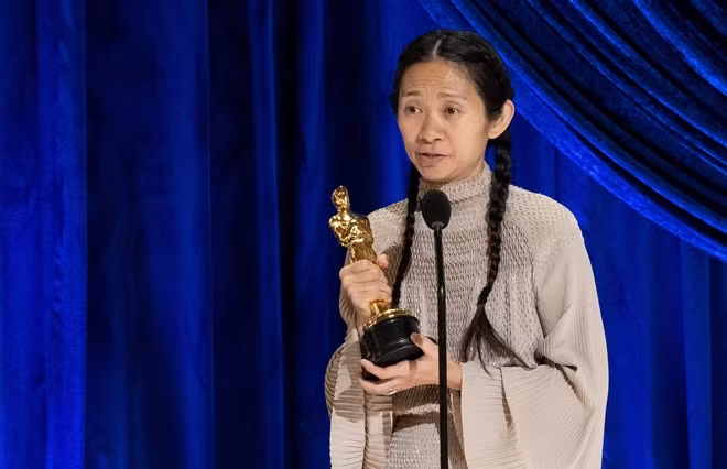 Chlóle Zhao phát biểu khi nhận giải “Đạo diễn xuất sắc nhất” tại Lễ trao giải Oscar 2021