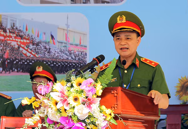 Trung tướng Phạm Quốc Cương phát biểu khai mạc Hội thao.