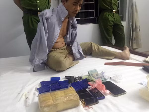 Tạ Huy Cường bị Công an bắt quả tang ngay tại nhà nghỉ